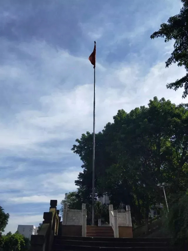 西南政法大学的43处校友捐赠景观背后，是很多深情温暖的景观故事