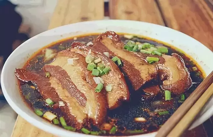 老纬七美食重现江城,德盛这条街要你重温学生时代的舌尖记忆