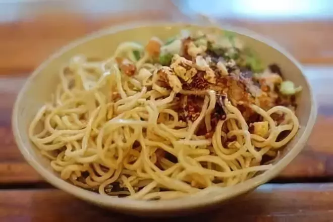 老纬七美食重现江城,德盛这条街要你重温学生时代的舌尖记忆