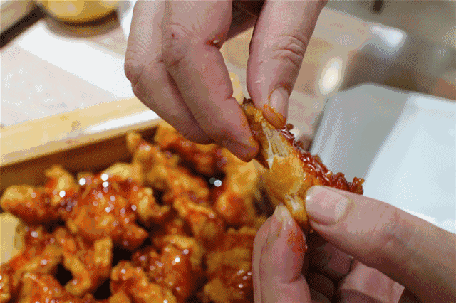 老纬七美食重现江城，德盛这条街要你重温学生时代的舌尖记忆