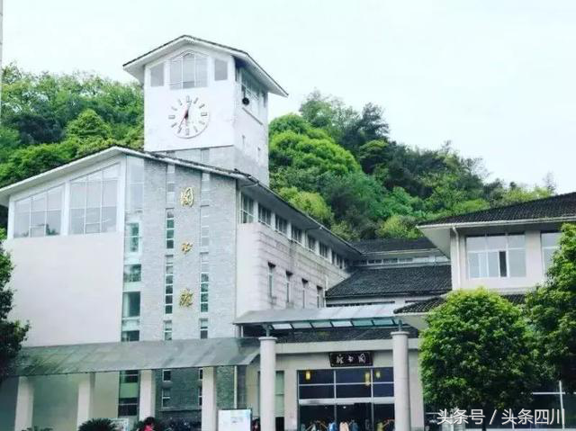 你期待的成都校园旅游指南来啦，往下看还有更多宿舍神器等你拿！