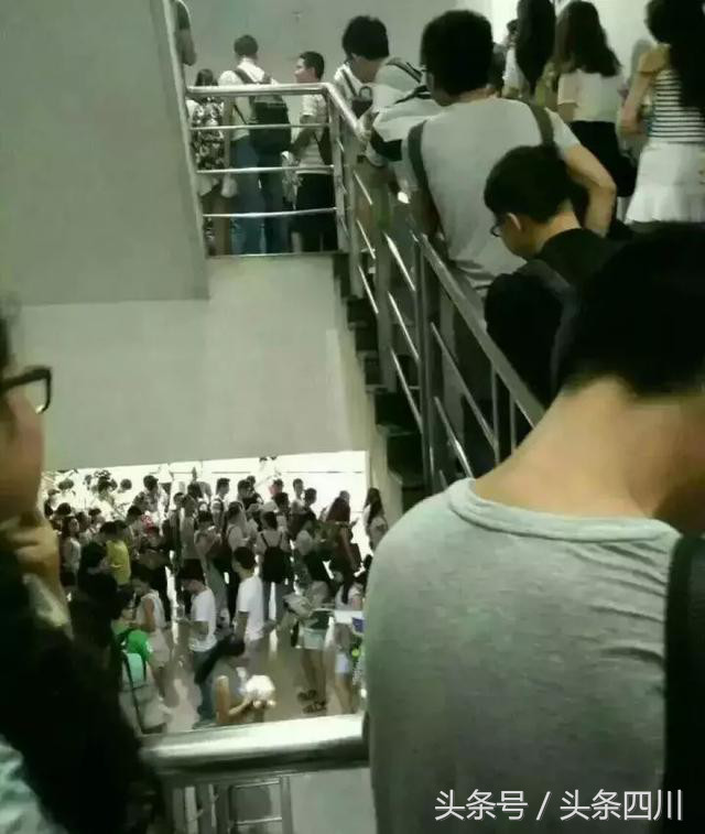 你期待的成都校园旅游指南来啦，往下看还有更多宿舍神器等你拿！