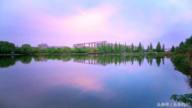 你期待的成都校园旅游指南来啦，往下看还有更多宿舍神器等你拿！