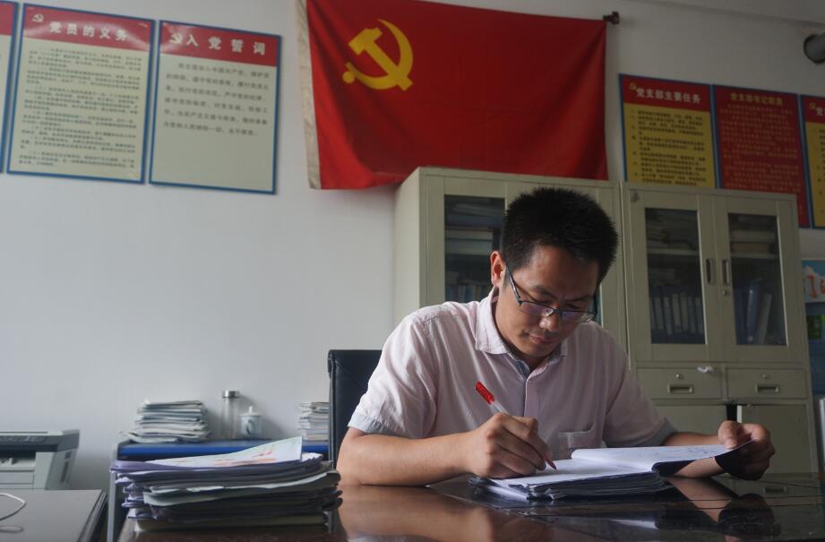 「新城关注：省优秀教师“教师节”特别报道」唐本华：翠竹碧梧 桃李芬芳