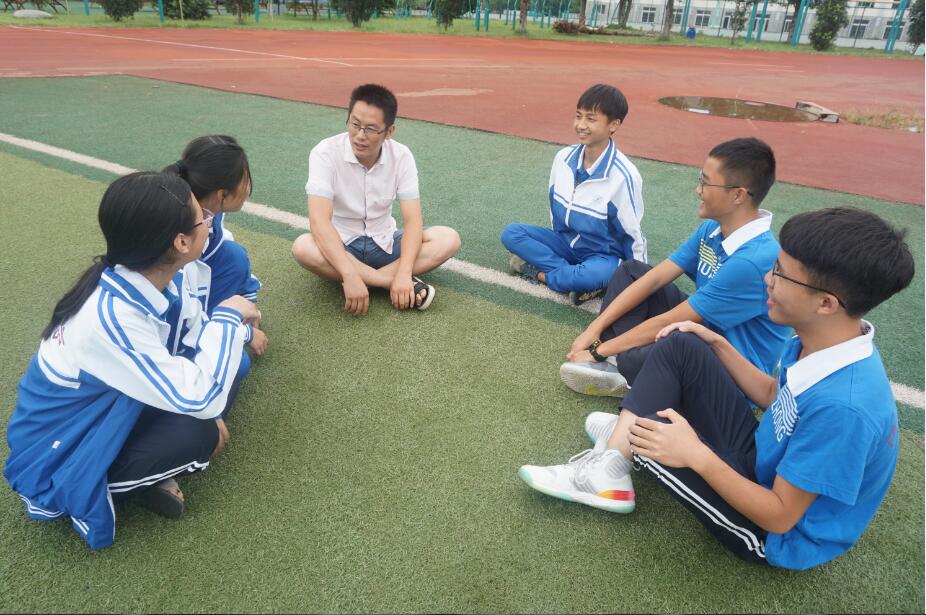 「新城关注：省优秀教师“教师节”特别报道」唐本华：翠竹碧梧 桃李芬芳