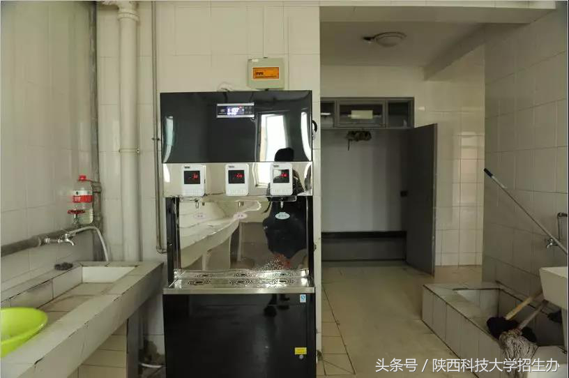 陕西最“豪华”大学：门禁刷脸、全部单人间澡堂，还有免费IPAD