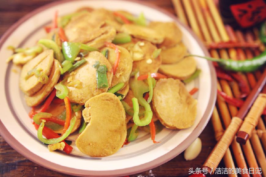 素鸡只需这么简单一炒(素鸡怎么炒好吃简单)