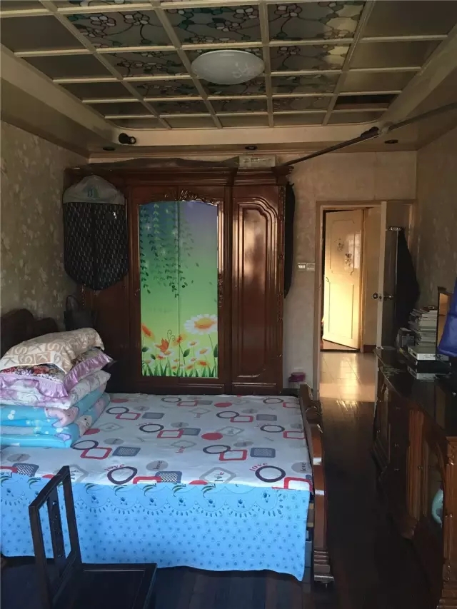 上海一家5口蜗居38㎡老公房，设计师爆改成3房2厅，还带升降床