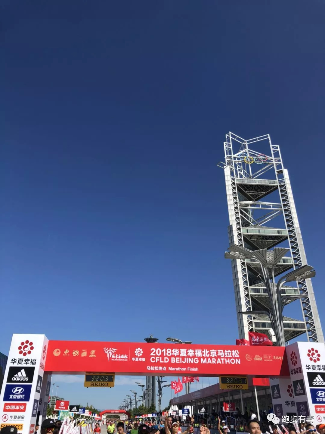 北马3小时19分！你见过凌晨4点的成都吗？她见过无数次
