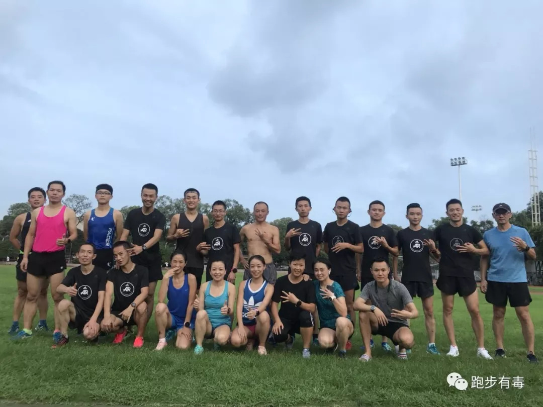 北马3小时19分！你见过凌晨4点的成都吗？她见过无数次