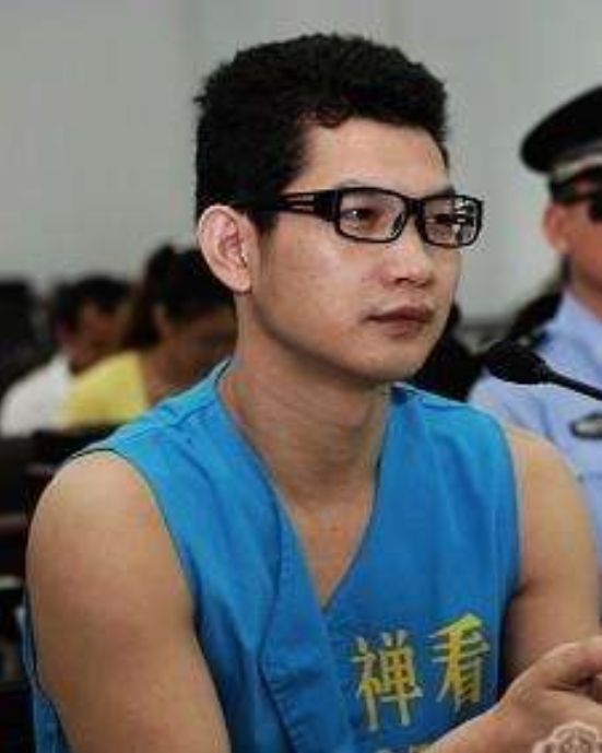 他13年间作案十起，曾枪杀4名警察，被捕后提出的要求遭人唾骂