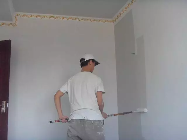 先刷墙还是先做衣柜？木工pk油工到底谁先？看完可算不纠结了！