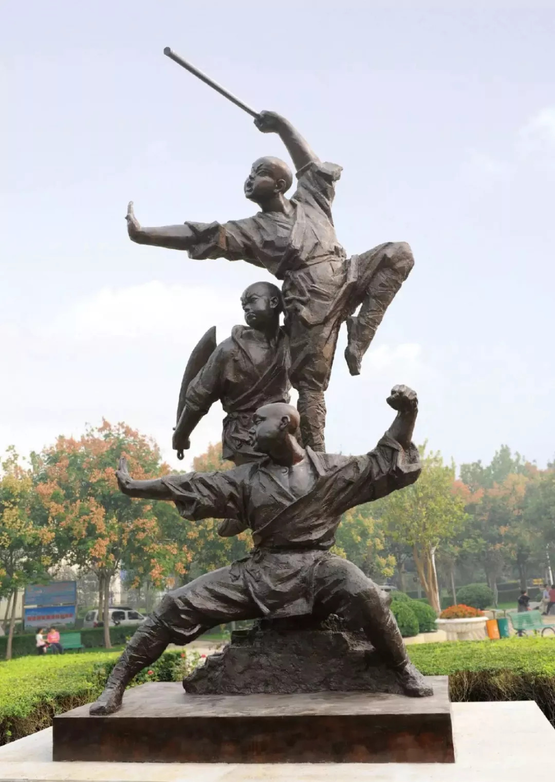 郑州有什么好玩的地方(郑州街头的这些雕塑,把城市故事讲了个遍……)