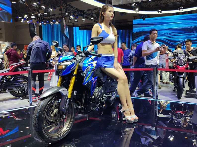 豪爵铃木250三兄弟齐聚首，同平台的三辆车应该怎么选？