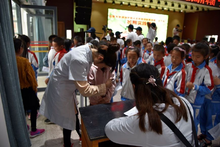 不差钱，毕业相当公务员？这所学院了解一下！