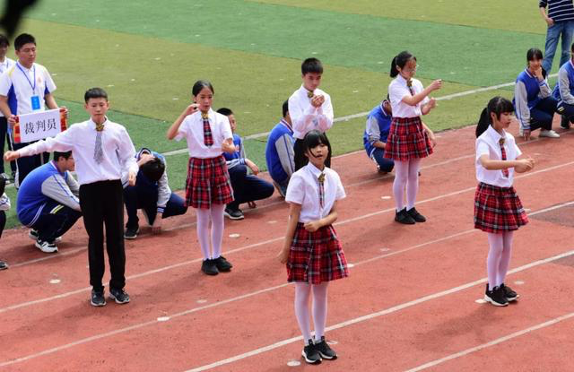 奥运冠军张山助阵 成都中和中学激发“学习潜能”运动会华丽启幕