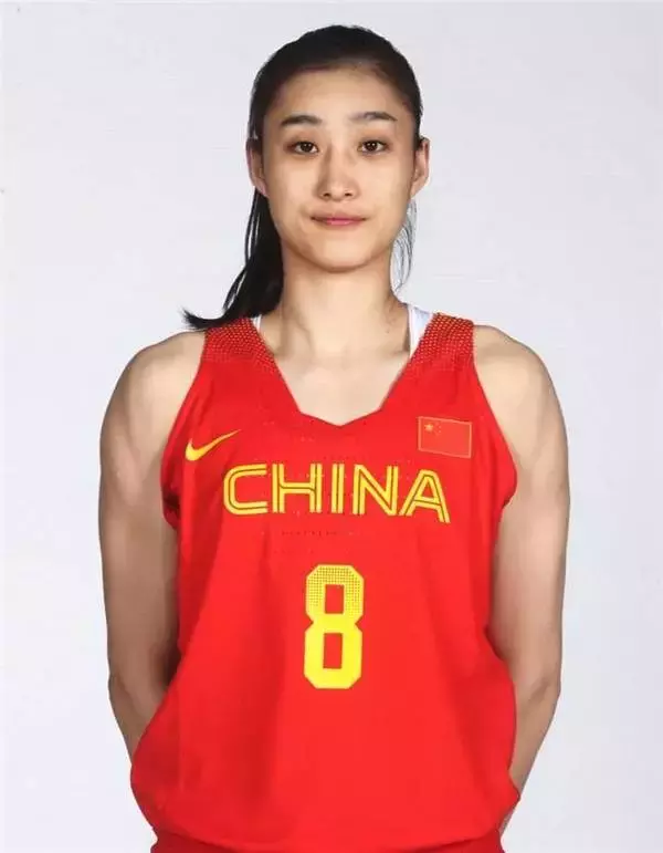 专心打好篮球(女篮有个赤木晴子，人美技术好，罚球可爱到爆炸！)