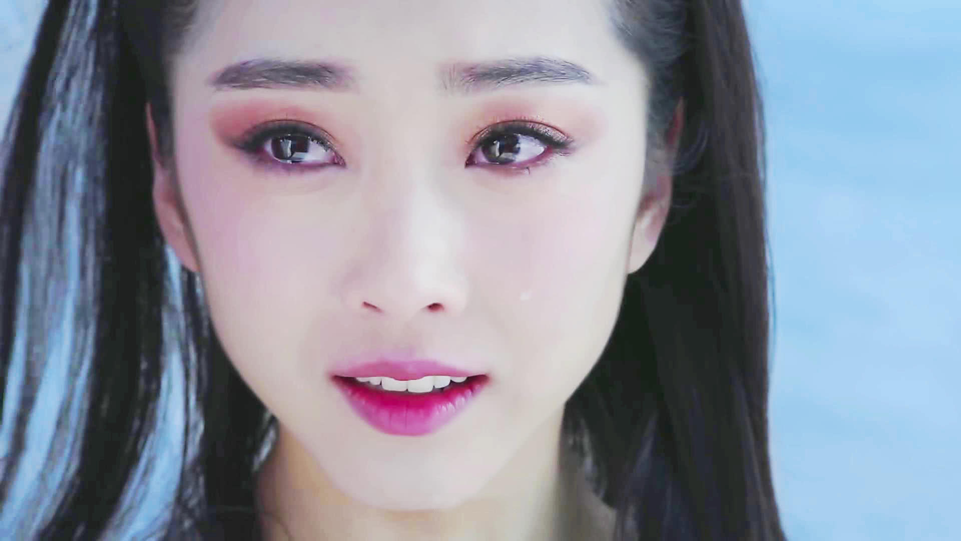 《灵魂摆渡》之中高贵优雅的天女琥珀,跑来客串《如懿传》了