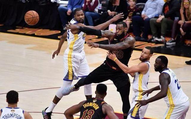 nba有哪些种类介绍(NBA球星分类：詹姆斯威少自带体系 勇士库里克莱杜兰特是体系球员)