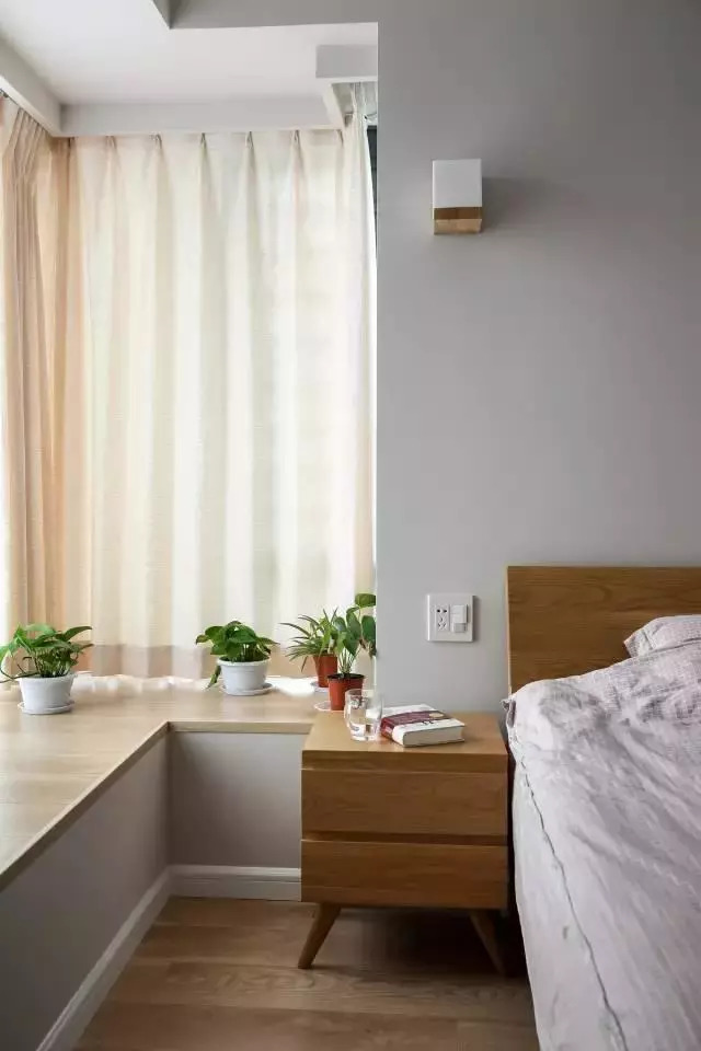 120㎡小复式，只刷大白墙，挑高客厅很显大气！