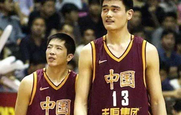 胡卫东为什么不去nba(他是曾在科比头上砍30分的中国人，为何始终未能去NBA效力？)