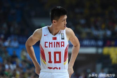 cba小前锋在哪里(CBA十大小前锋，丁神冲NBA，其兄弟力压周鹏登顶，李根第四)