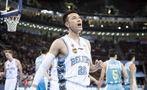 cba小前锋在哪里(CBA十大小前锋，丁神冲NBA，其兄弟力压周鹏登顶，李根第四)