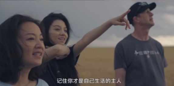 适合旅行发朋友圈的30条句子：20多岁的眼睛是用来看世界的