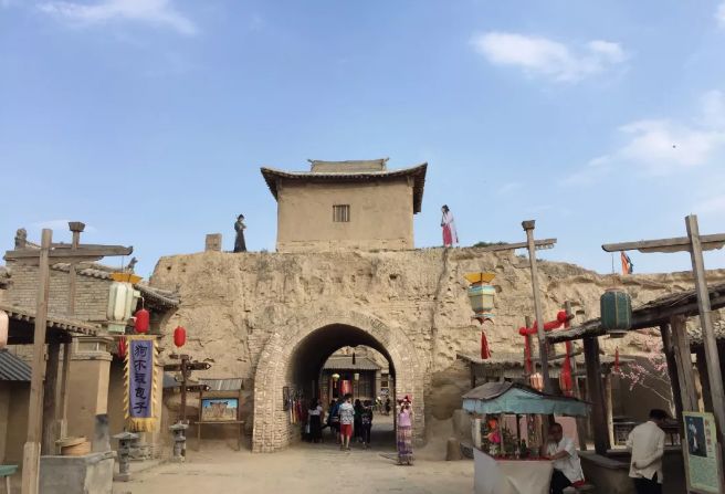 适合旅行发朋友圈的30条句子：20多岁的眼睛是用来看世界的
