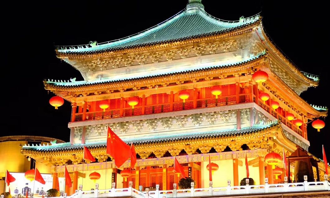 适合旅行发朋友圈的30条句子：20多岁的眼睛是用来看世界的
