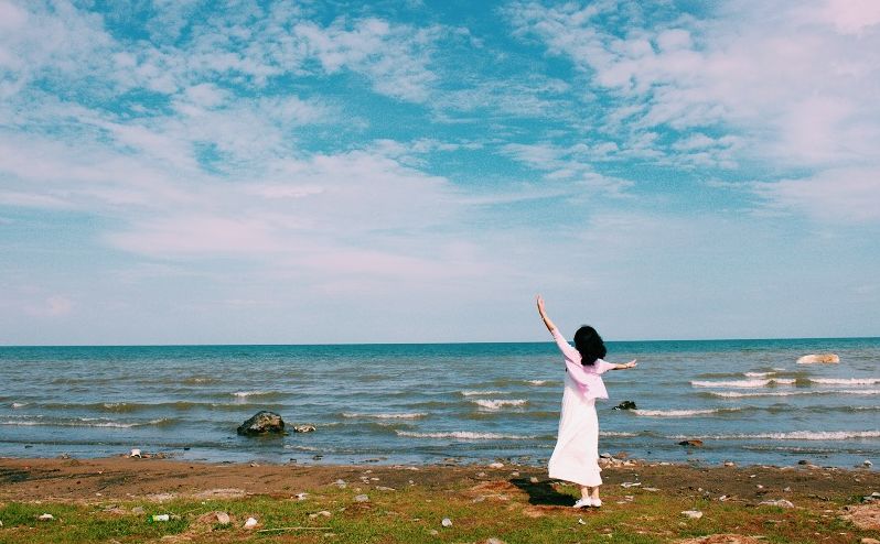 适合旅行发朋友圈的30条句子：20多岁的眼睛是用来看世界的