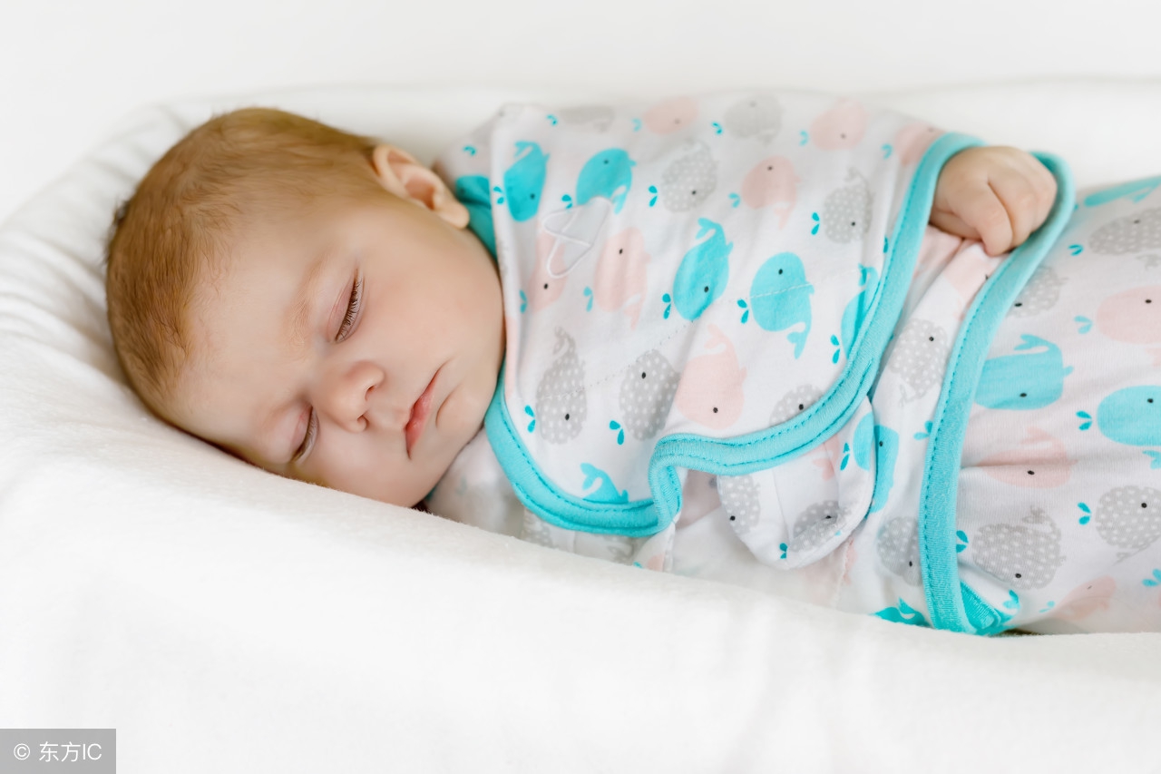 婴儿睡姿怎样才正确（宝宝睡姿不正确很危险）-幼儿百科-魔术铺