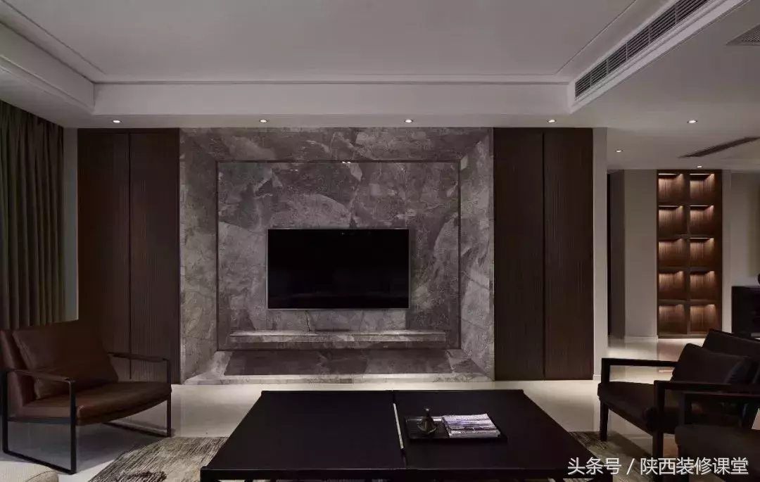 简约大方电视墙装修设计图，现代风格客厅首选