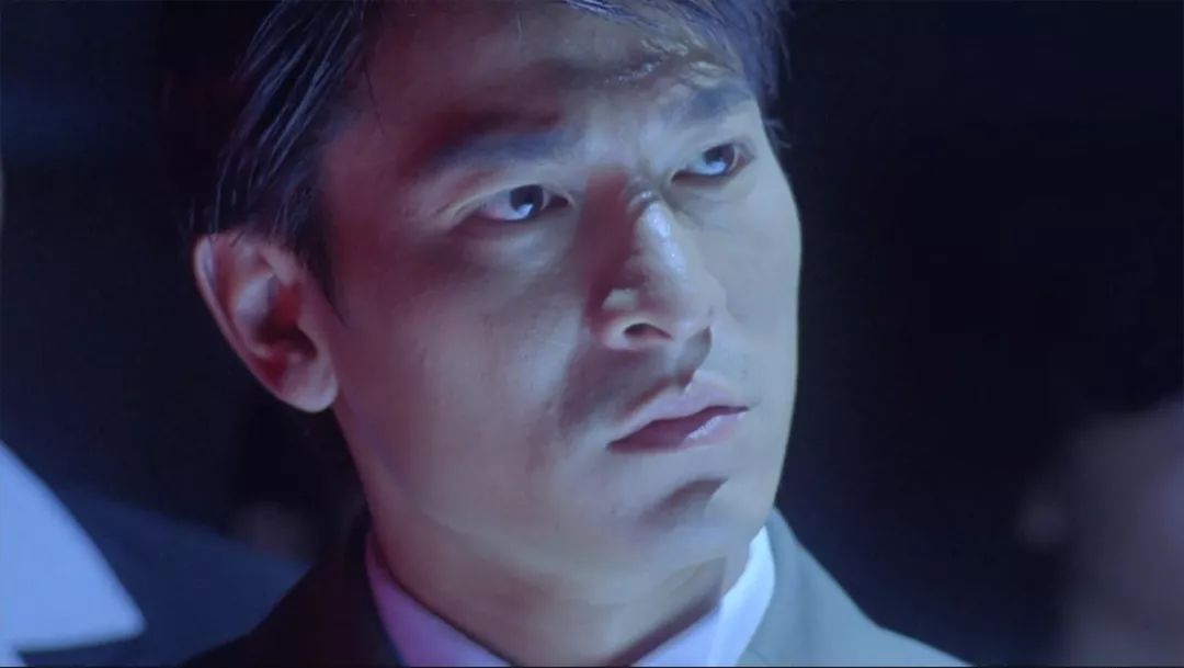 刘德华最具杀气的眼神，出现在1999年这部江湖片《龙在边缘》