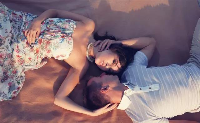 年轻人滚床单变得越来越难？