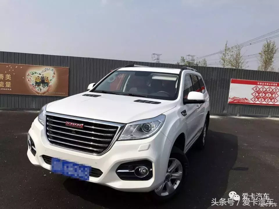 入手了哈弗H9，感觉这车性价比挺高的，为什么选白色呢？