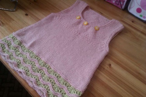 漂亮可爱的女童凤尾花a字背心裙针织,附编织教程