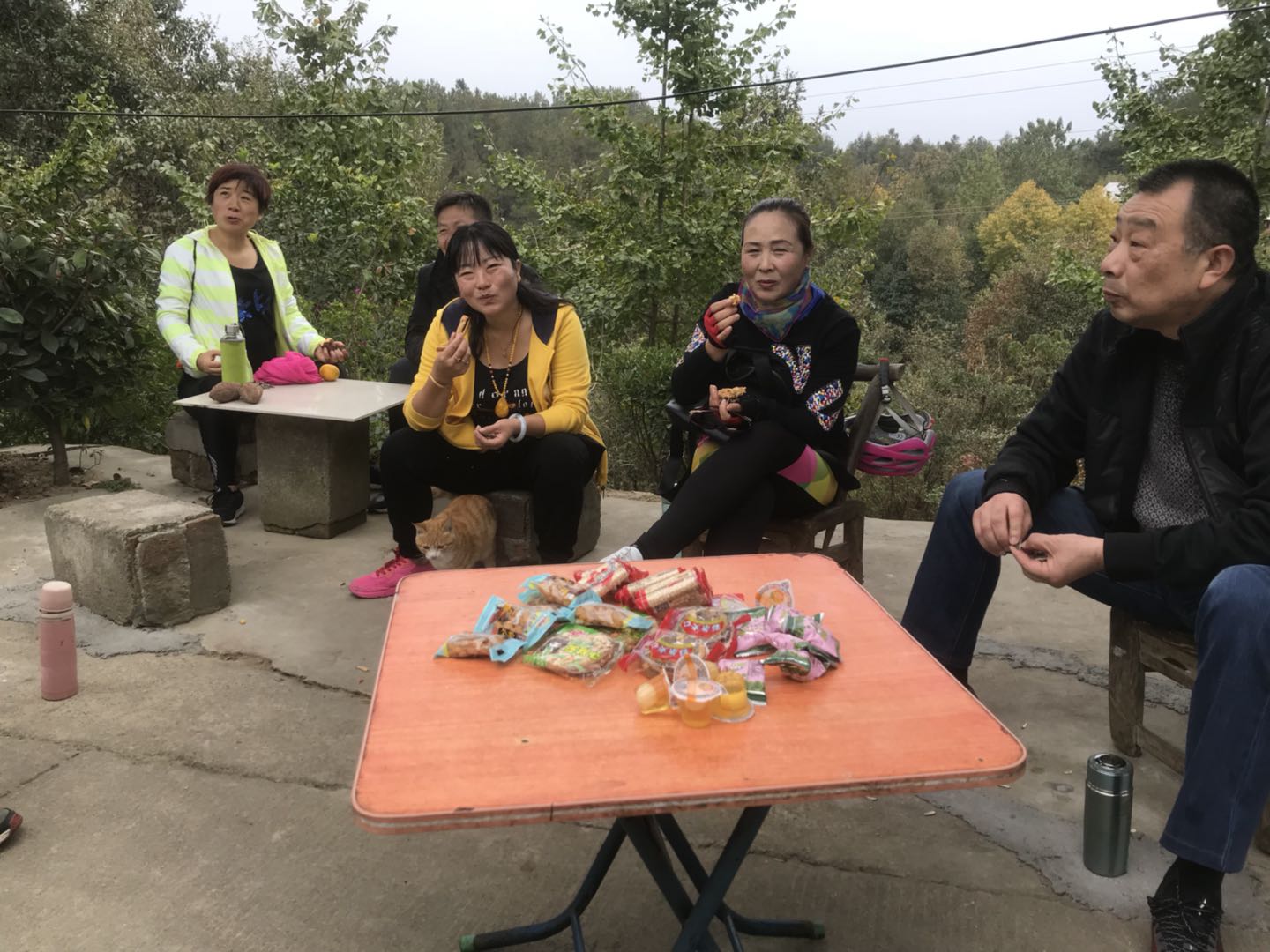 炊烟袅袅升起处，农家饭菜飘香时