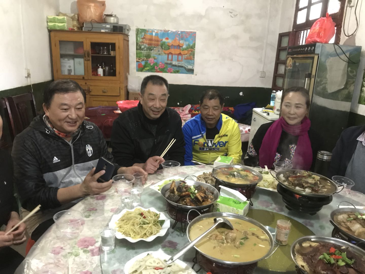 炊烟袅袅升起处，农家饭菜飘香时