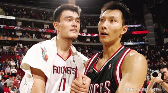 为什么nba打招呼手势那么多(7个意义非凡的拥抱：OK组合让球迷泪目，詹姆斯见证欧文的成长)