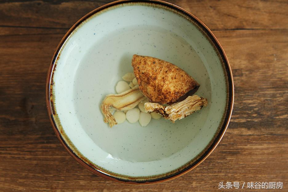 秋梨膏再也不用买，详细做法分享给你，每天一勺，润肺止咳好滋补