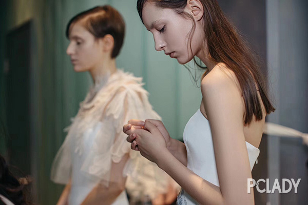 別只知道Vera Wang，國內(nèi)高定婚紗的水準才驚艷呢