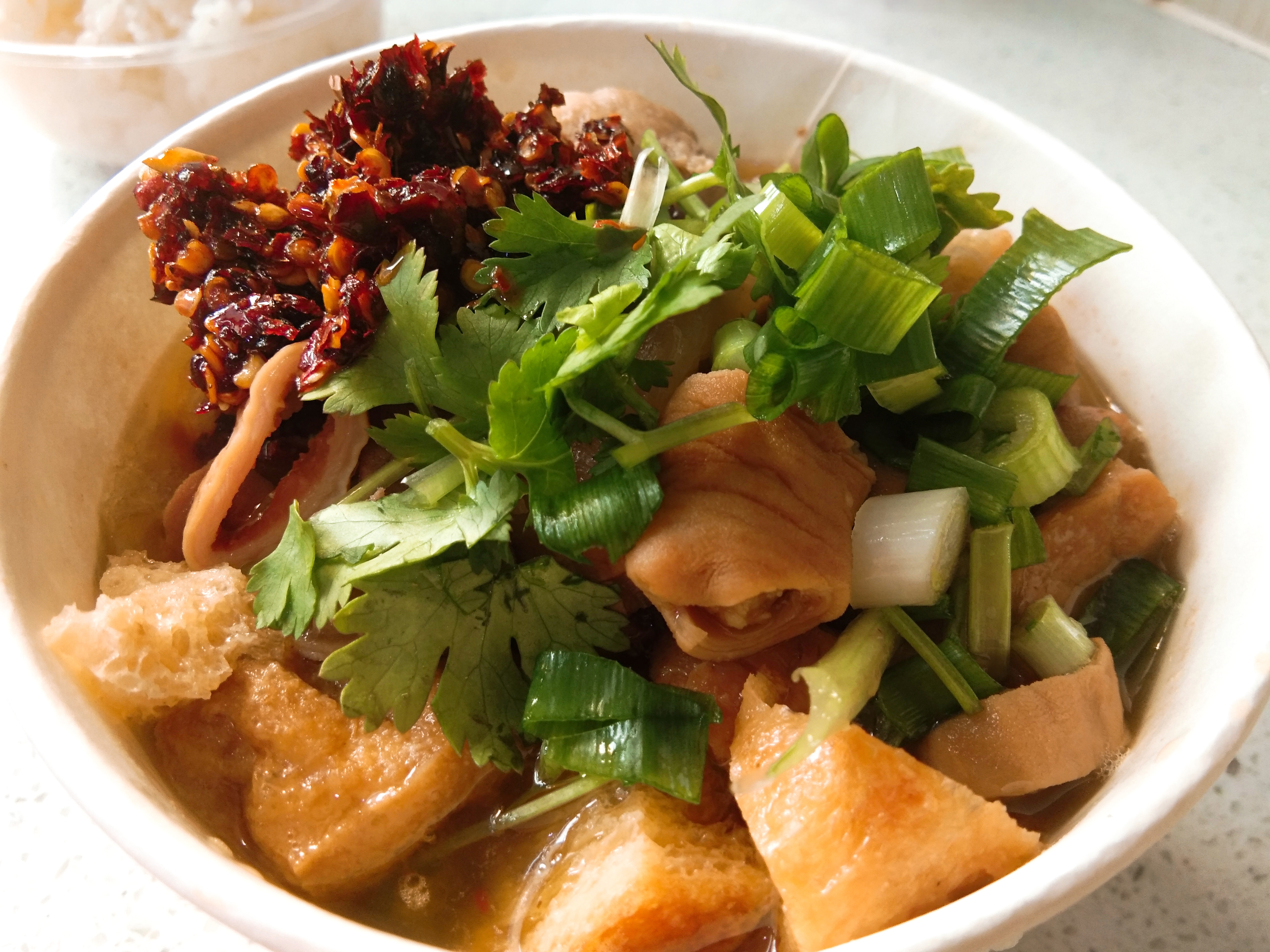 鞍山站前地标性小吃,不到10平米的麻雀小店凭啥这么火?