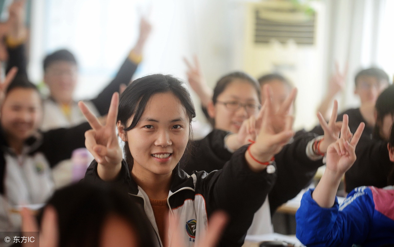 学生考试压力大，试试裸奔如何