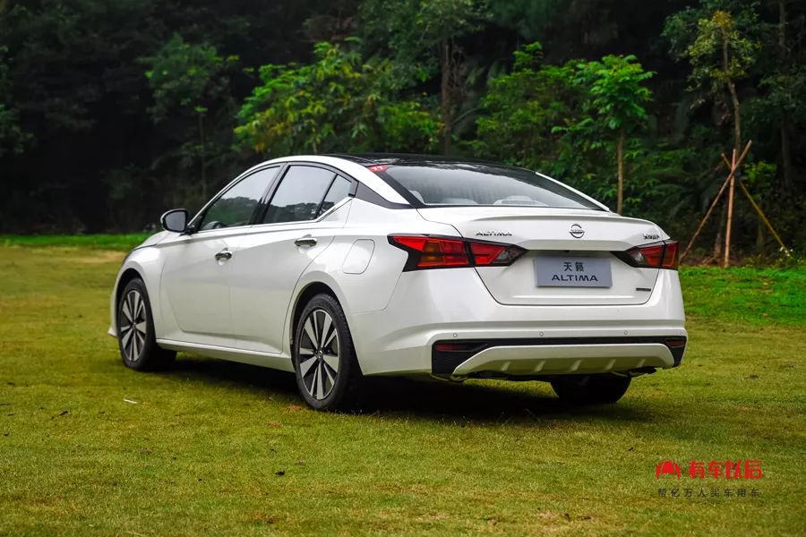 车长近5米，2.0T+CVT，领先试驾全新天籁