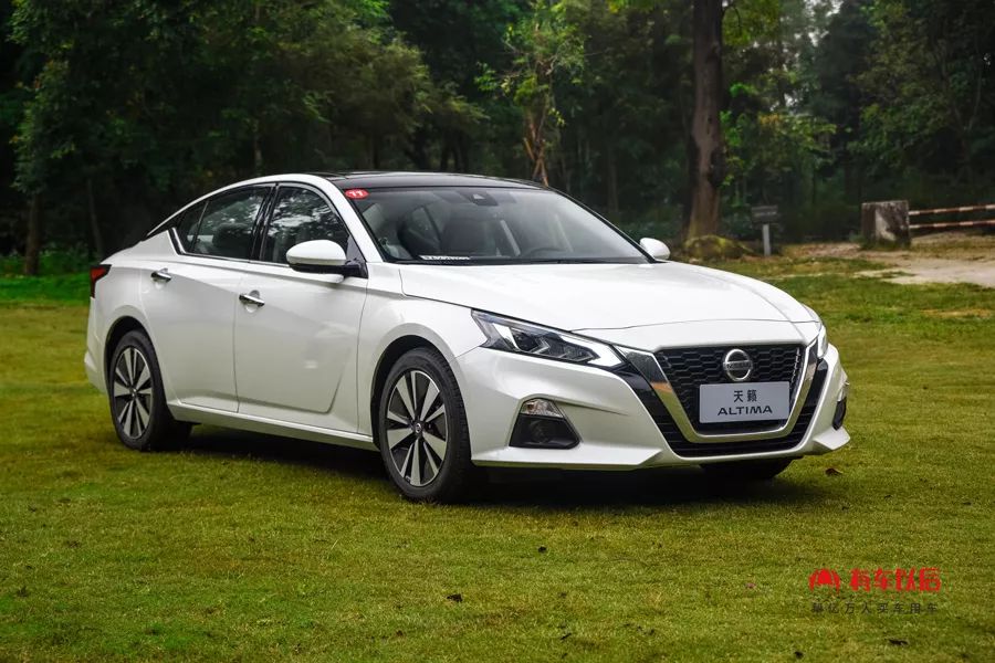 车长近5米，2.0T+CVT，领先试驾全新天籁