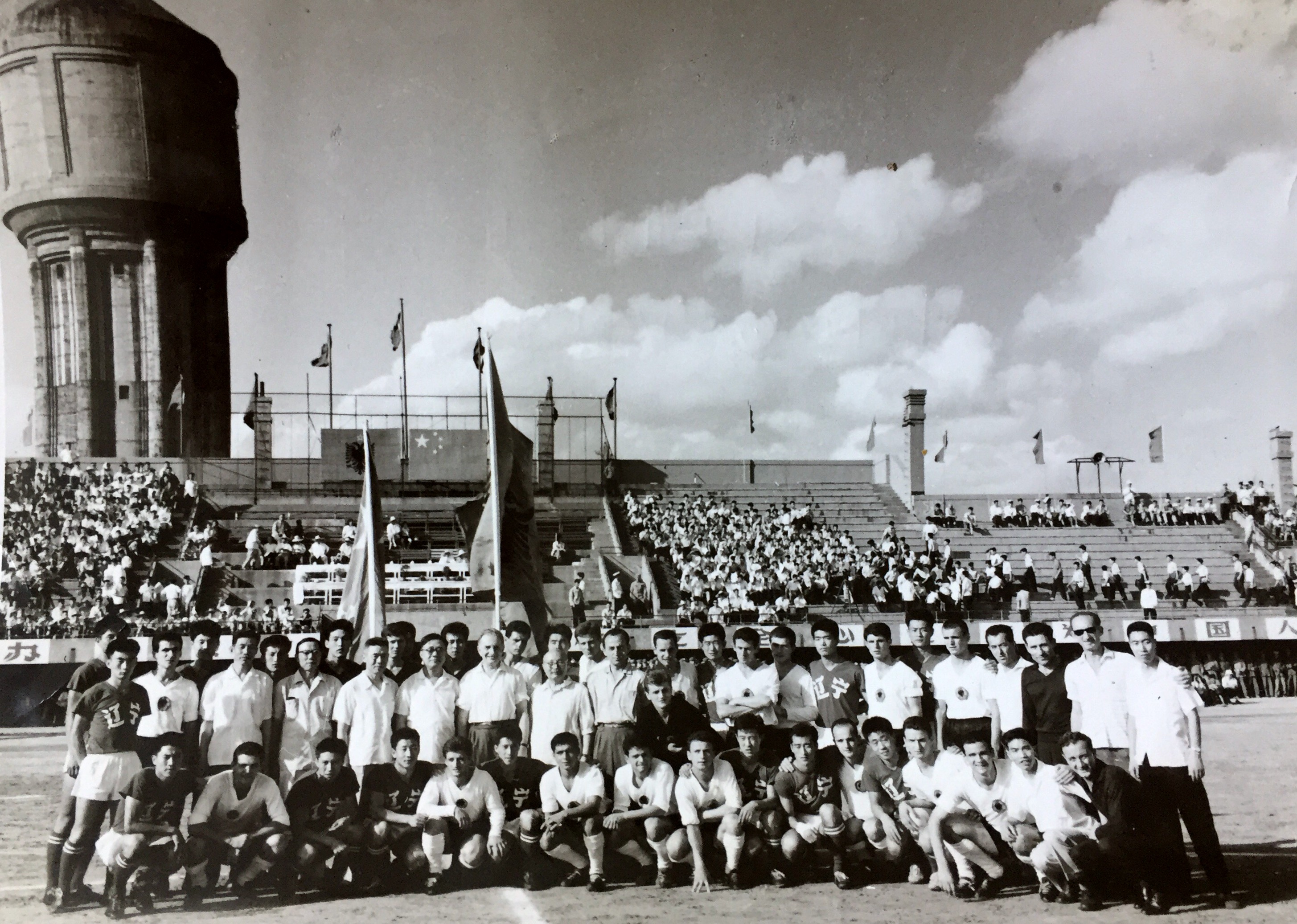 辽宁宏运辽宁星光(铭记足球历史 培育绿茵根基——专访辽宁职业足球经理人钟文庆)