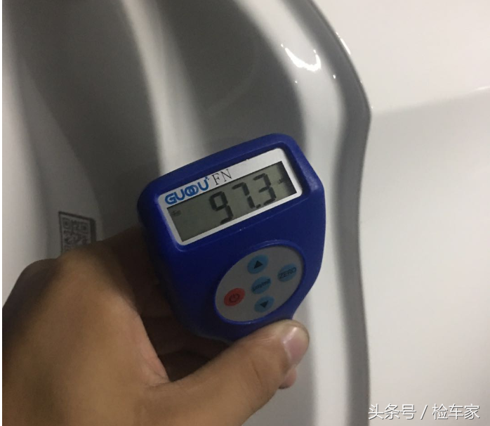 小姐姐卖34万的奔驰C200轿跑 1年半贬值20%值得入手