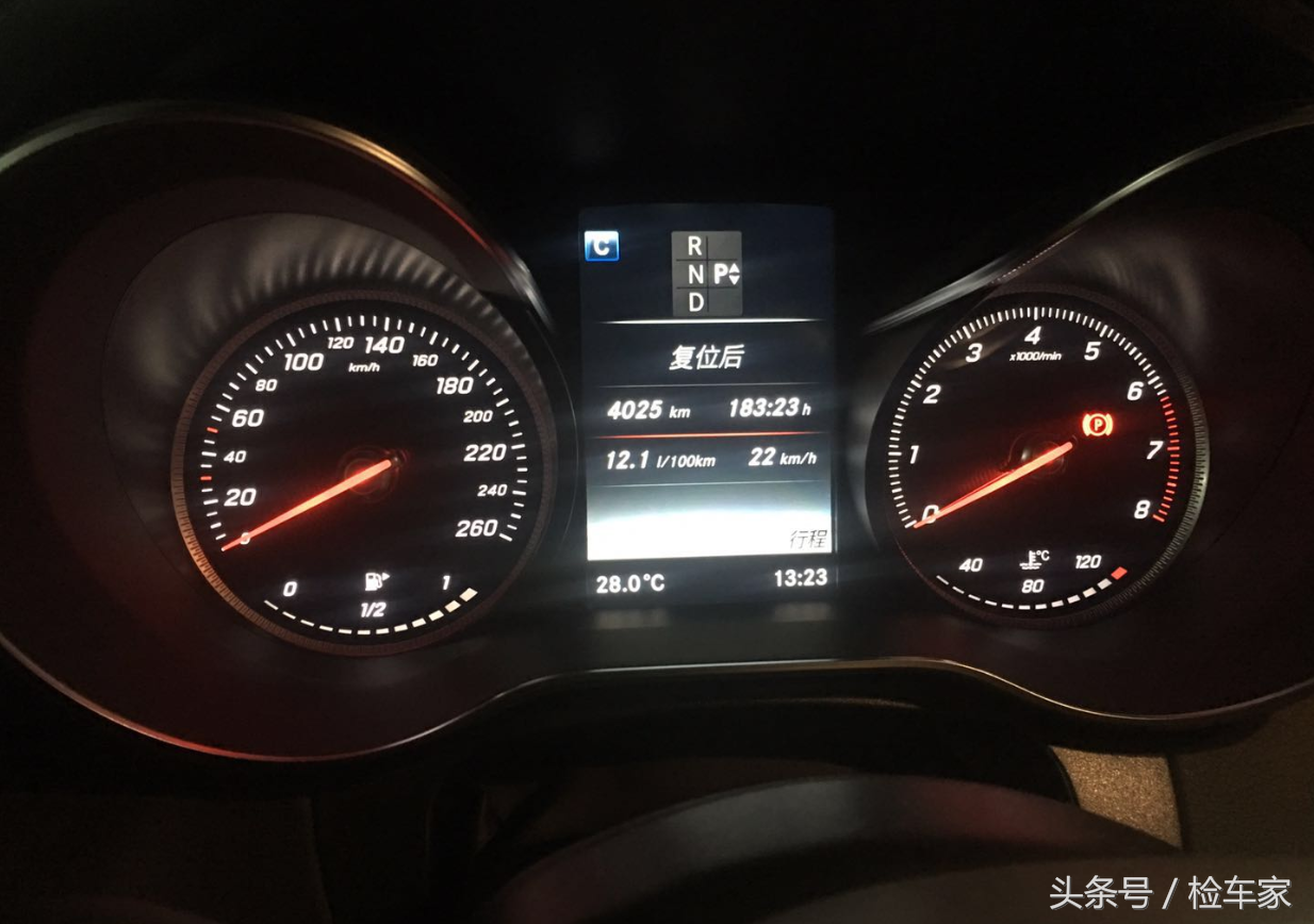 小姐姐卖34万的奔驰C200轿跑 1年半贬值20%值得入手