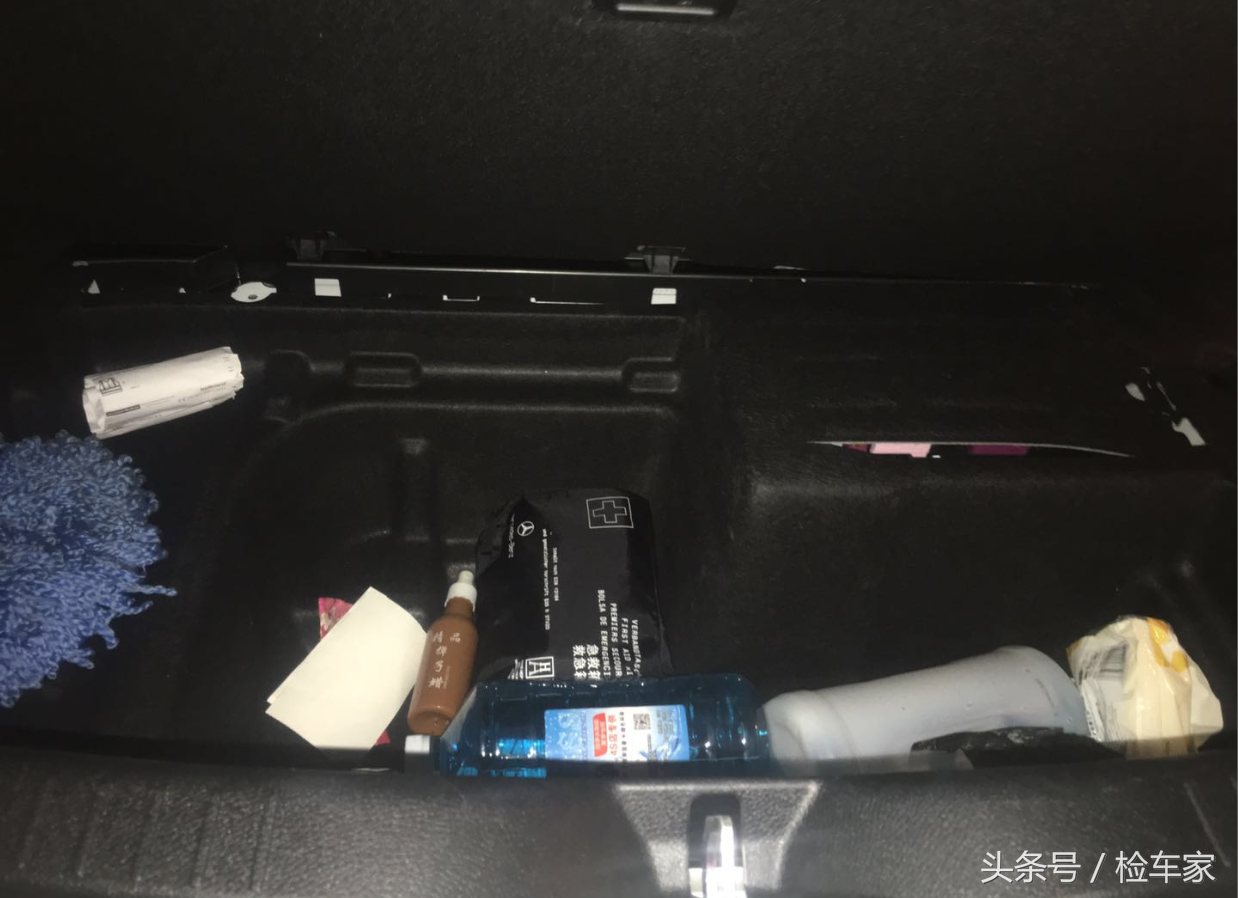 小姐姐卖34万的奔驰C200轿跑 1年半贬值20%值得入手